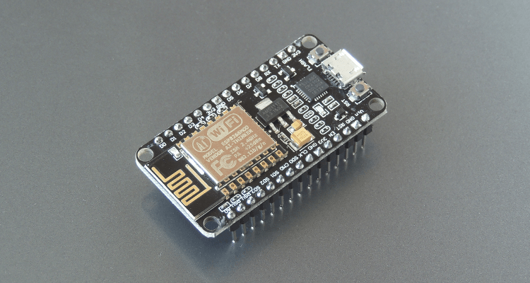 Placa de dezvoltare cu ESP-12/ESP8266 NodeMCU